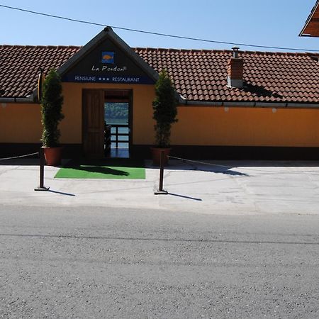 Pension La Ponton Ieşelniţa Kültér fotó