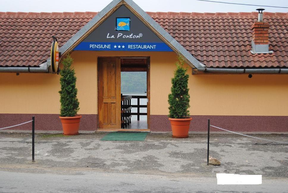 Pension La Ponton Ieşelniţa Kültér fotó