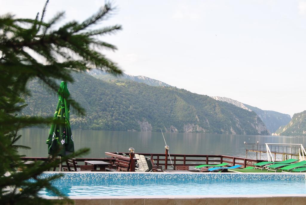 Pension La Ponton Ieşelniţa Kültér fotó