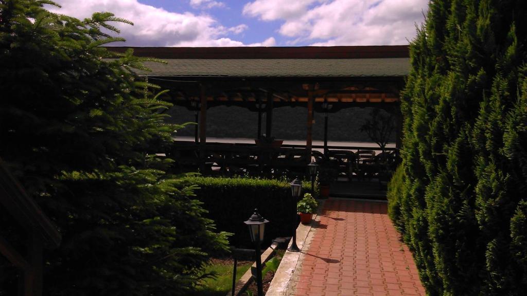 Pension La Ponton Ieşelniţa Kültér fotó